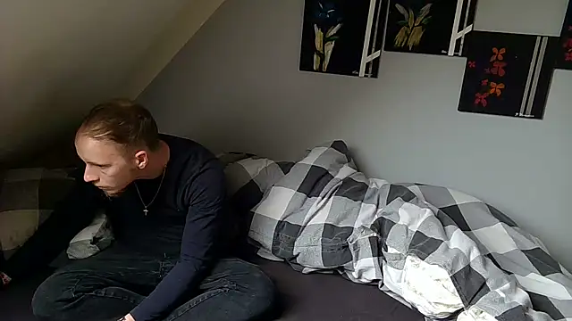 Qmaster69 online show from 4, 3, 2025