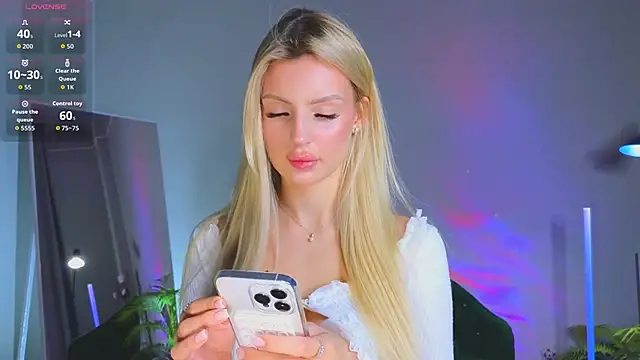 Snapshot of Grace_Gordon chatting on 23, 10, 2025 Grace Gordon online show from 23, 10, 2025