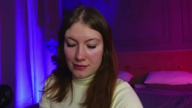 Snapshot of Liv_Fay chatting on 24, 10, 2025 Liv Fay online show from 24, 10, 2025