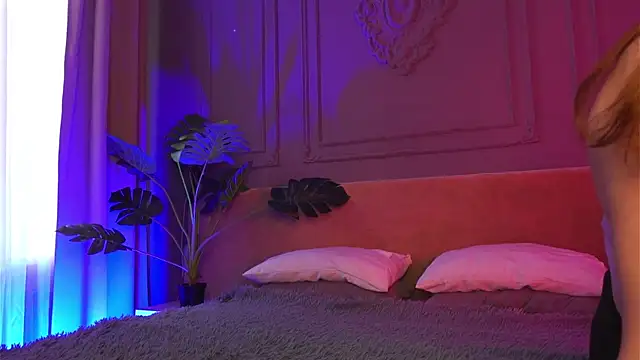 Snapshot of Liv_Fay chatting on 11, 9, 2025 Liv Fay online show from 11, 9, 2025