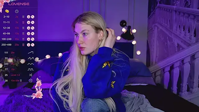 Snapshot of Liv_Fay chatting on 1, 3, 2025 Liv Fay online show from 1, 3, 2025