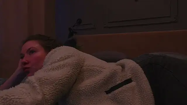 Snapshot of Liv_Fay chatting on 26, 9, 2025 Liv Fay online show from 26, 9, 2025