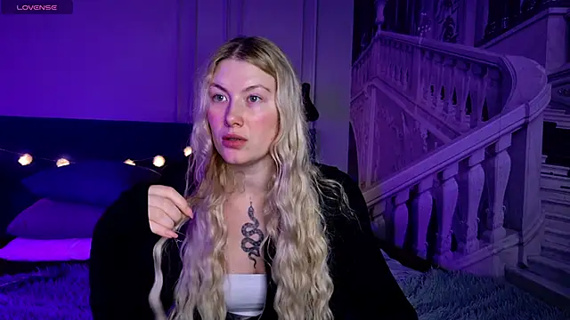 Snapshot of Liv_Fay chatting on 6, 3, 2025 Liv Fay online show from 6, 3, 2025