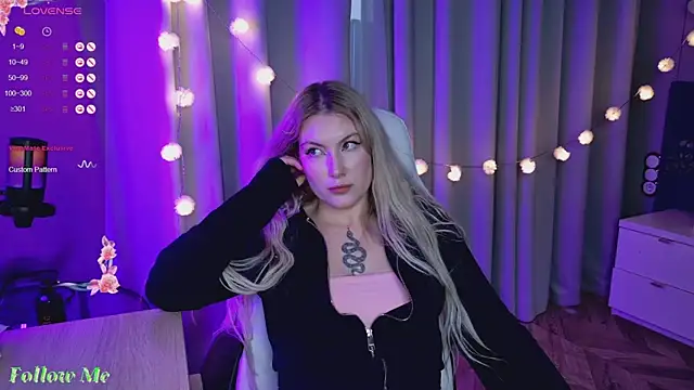 Snapshot of Liv_Fay chatting on 27, 2, 2025 Liv Fay online show from 27, 2, 2025