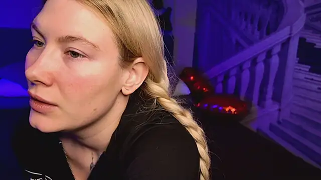 Snapshot of Liv_Fay chatting on 22, 2, 2025 Liv Fay online show from 22, 2, 2025