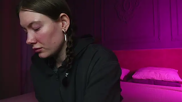 Snapshot of Liv_Fay chatting on 29, 11, 2025 Liv Fay online show from 29, 11, 2025