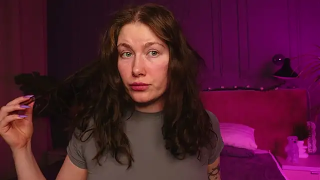 Liv Fay online show from 19, 12, 2025