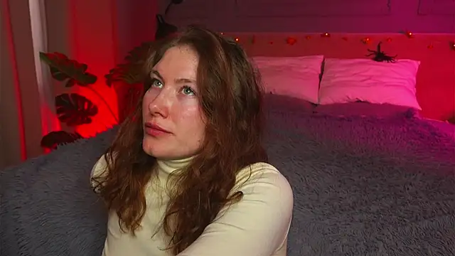 Snapshot of Liv_Fay chatting on 15, 10, 2025 Liv Fay online show from 15, 10, 2025