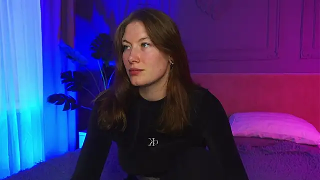 Snapshot of Liv_Fay chatting on 20, 9, 2025 Liv Fay online show from 20, 9, 2025