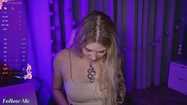 Snapshot of Liv_Fay chatting on 26, 2, 2025 Liv Fay online show from 26, 2, 2025