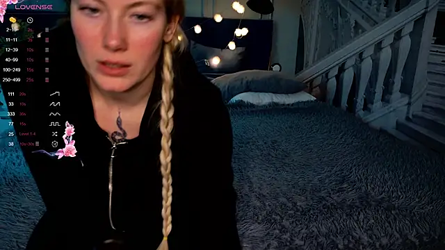 Snapshot of Liv_Fay chatting on 5, 3, 2025 Liv Fay online show from 5, 3, 2025