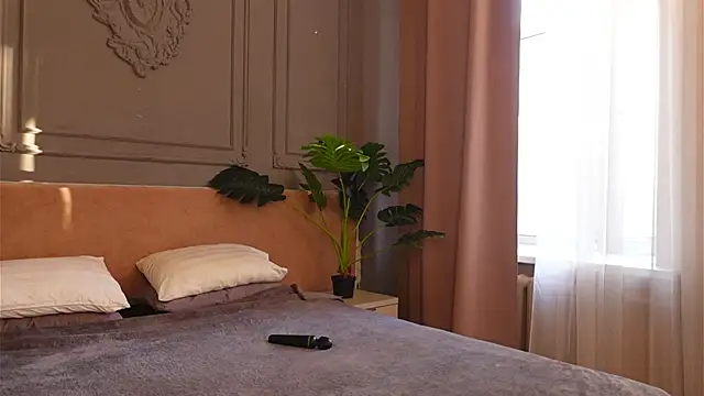 Liv Fay online show from 2, 4, 2026