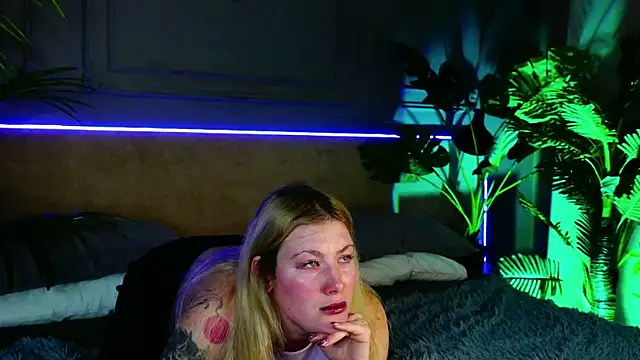 Snapshot of Liv_Fay chatting on 19, 3, 2025 Liv Fay online show from 19, 3, 2025