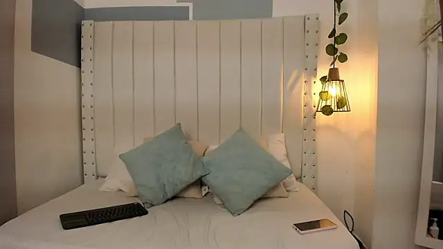 Snapshot of hannah_gray chatting on 7, 2, 2026 hannah gray online show from 7, 2, 2026