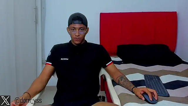Snapshot of dominic_smith_ chatting on 25, 2, 2025 dominic smith online show from 25, 2, 2025