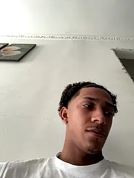 Snapshot of dominic_smith_ chatting on 16, 12, 2025 dominic smith online show from 16, 12, 2025