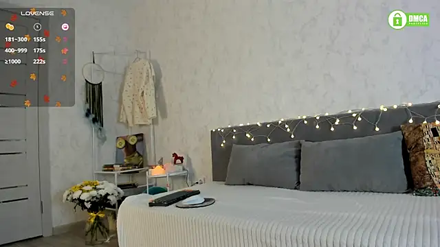 pretty yong cat online show from 27, 11, 2025