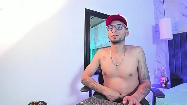 Snapshot of DrakeNeumann chatting on 14, 2, 2026 DrakeNeumann online show from 14, 2, 2026