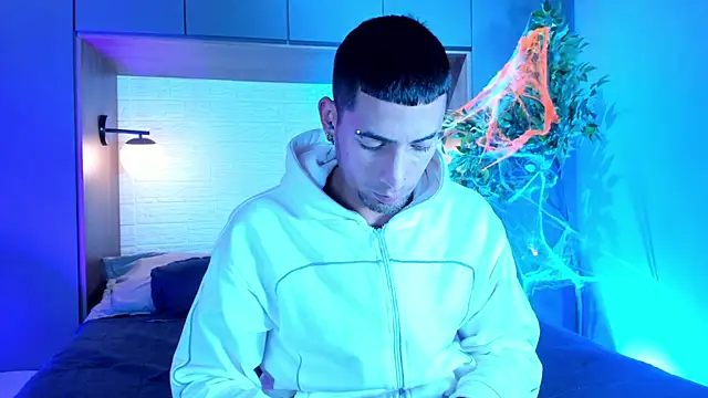 DrakeNeumann online show from 8, 11, 2025