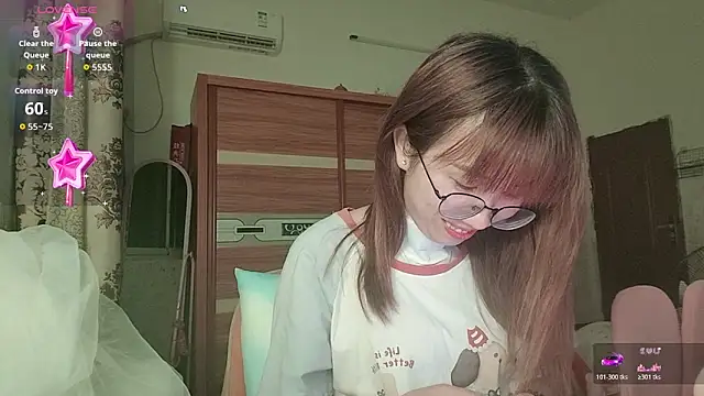 Lili 666 online show from 12, 4, 2026