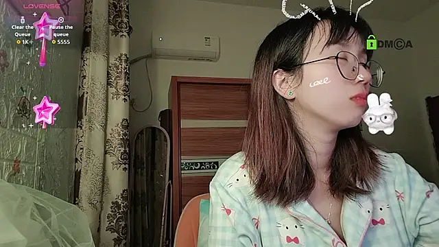 Lili 666 online show from 1, 12, 2025