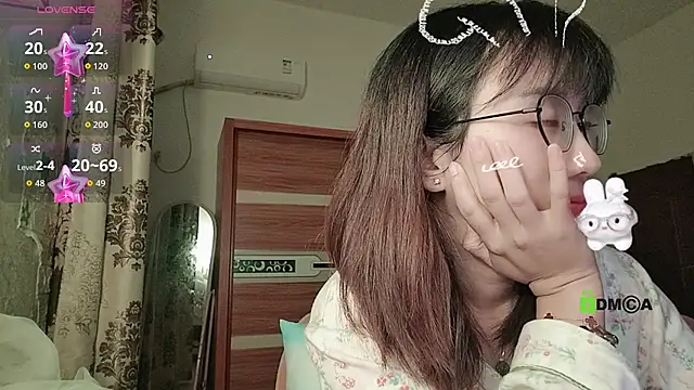 Lili 666 online show from 4, 11, 2025