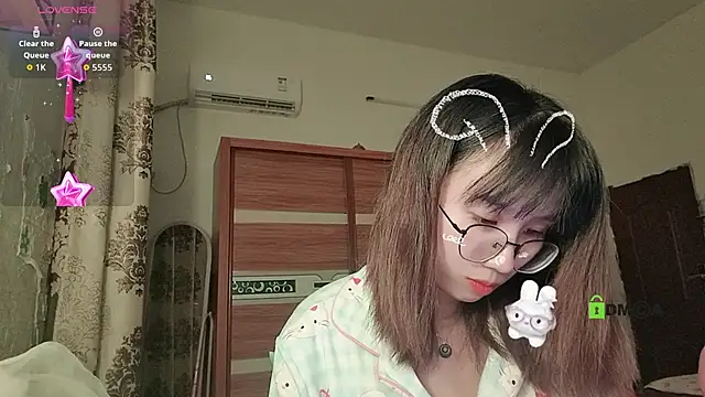 Lili 666 online show from 11, 11, 2025