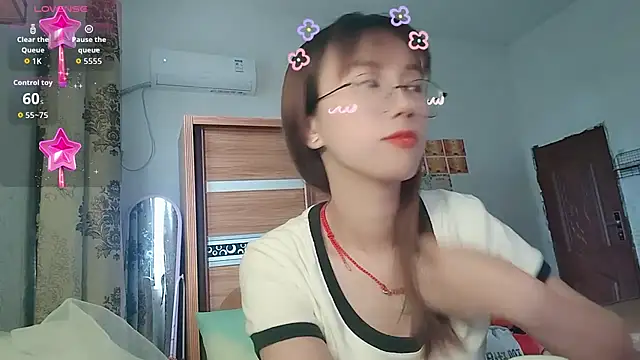 Snapshot of Lili_666 chatting on 18, 6, 2026 Lili 666 online show from 18, 6, 2026