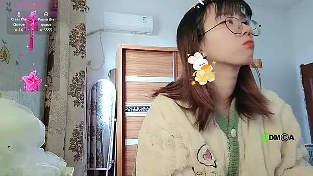 Lili 666 online show from 5, 12, 2025