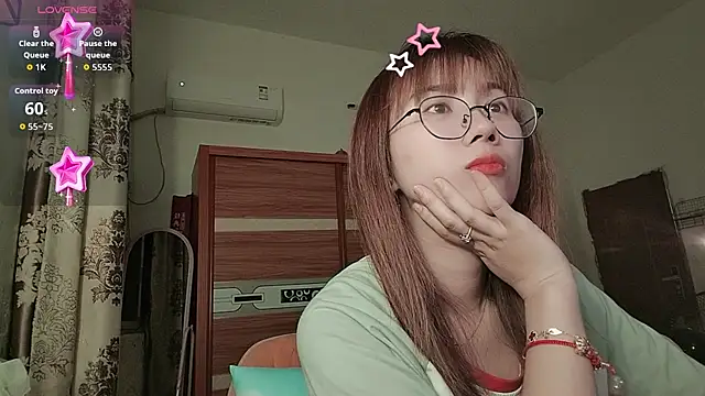 Lili 666 online show from 15, 4, 2026