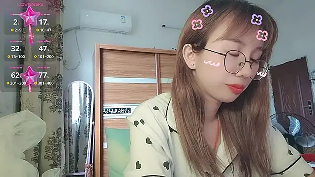 Snapshot of Lili_666 chatting on 30, 6, 2026 Lili 666 online show from 30, 6, 2026