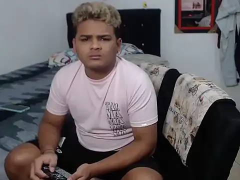 Boycuriousxxx online show from 20, 10, 2025