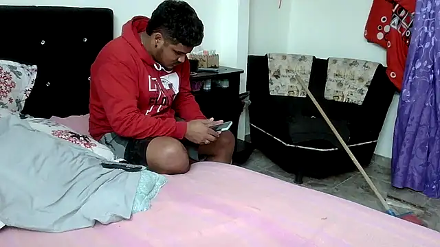 Boycuriousxxx online show from 26, 4, 2026