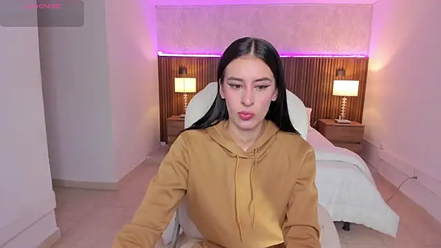 Snapshot of karlaa_james chatting on 25, 4, 2026 karlaa james online show from 25, 4, 2026