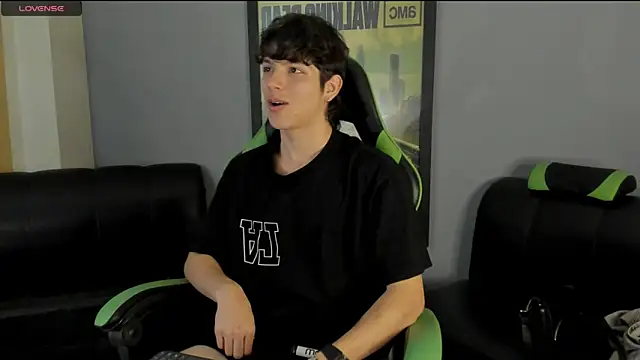 Snapshot of bravoboreal chatting on 2, 1, 2025 bravoboreal online show from 2, 1, 2025