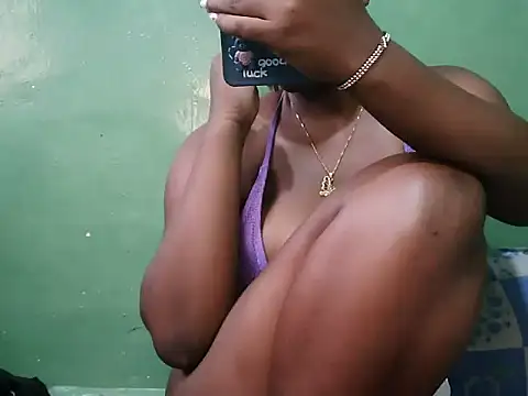 QUEEN LAYLA online show from 8, 10, 2025