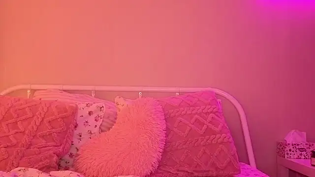 Snapshot of KateVon chatting on 20, 11, 2025 KateVon online show from 20, 11, 2025