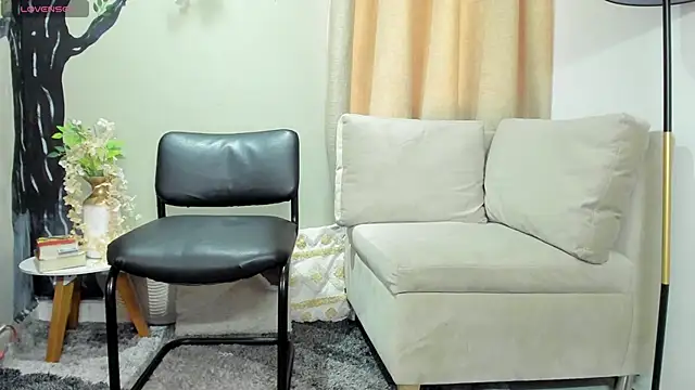 Snapshot of Miranda_doll_ chatting on 12, 11, 2025 Miranda doll online show from 12, 11, 2025