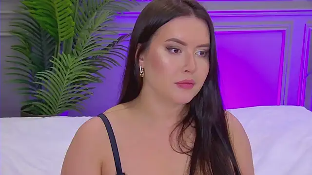 TrishaWinslet online show from 12, 10, 2025