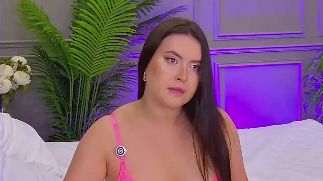 TrishaWinslet online show from 3, 10, 2025