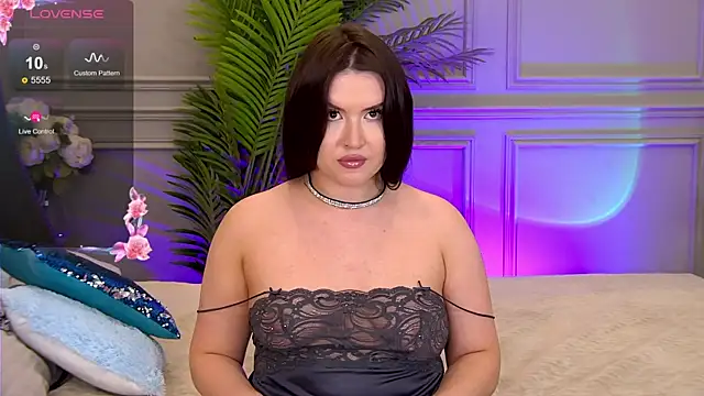 TrishaWinslet online show from 16, 3, 2025