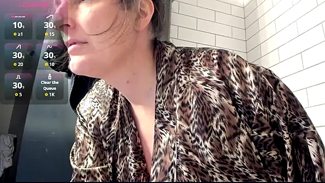 ImLeanneLawson online show from 19, 11, 2025