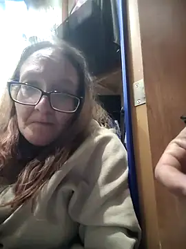 ILUV2TUCHMYKITTY online show from 14, 10, 2025