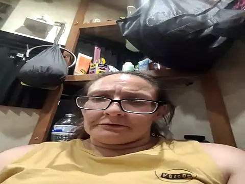 ILUV2TUCHMYKITTY online show from 23, 9, 2025