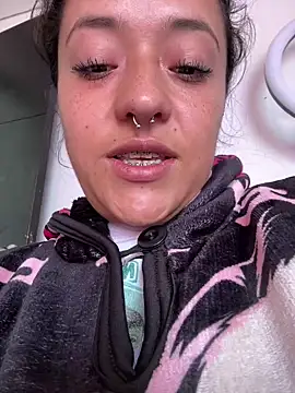 jjulietha95 online show from 12, 3, 2025