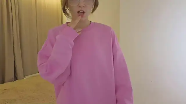 EmmaCherry7 online show from 19, 3, 2025