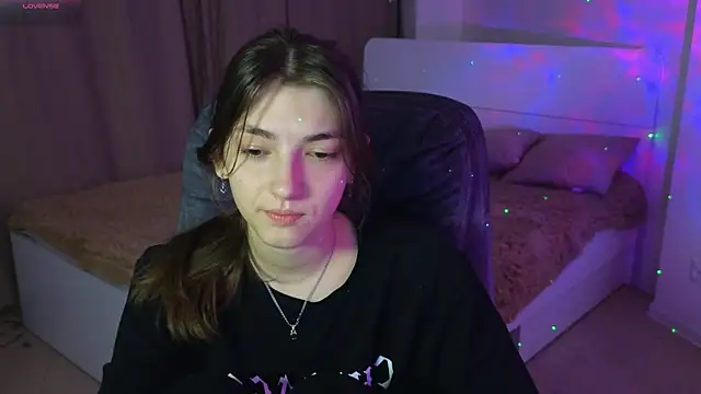 EmmaCherry7 online show from 14, 3, 2025