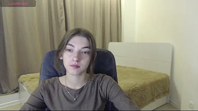 EmmaCherry7 online show from 7, 12, 2024