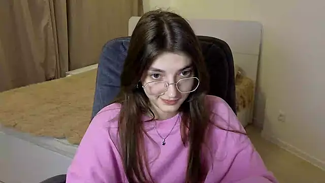 EmmaCherry7 online show from 12, 3, 2025