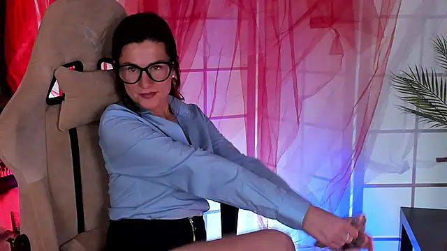 April o Nill online show from 22, 11, 2025